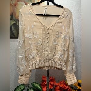 Anthrophologie embroidered floral cream longsleeve blouse size XS